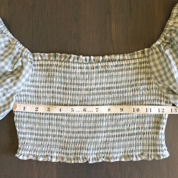 NWOT Mable Sage Gingham Smocked Puff Sleeve Crop Top, size Medium ❤️ - Picture 10 of 14